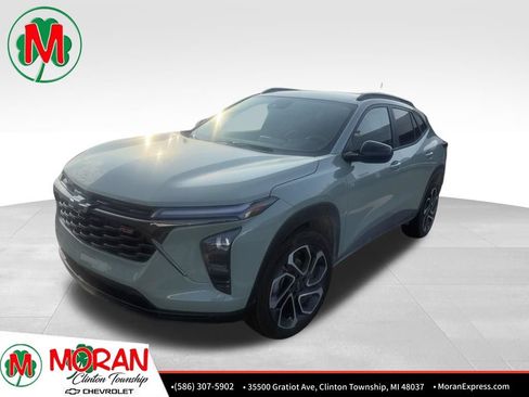 Used 2024 Chevrolet Trax RS w/ Driver Confidence Package FWD image 1