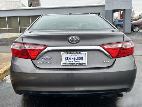 Used 2016 Toyota Camry XLE image 8
