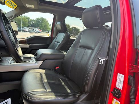 Used 2019 Ford F150 Lariat w/ Equipment Group 502A Luxury AWD/4WD image 12