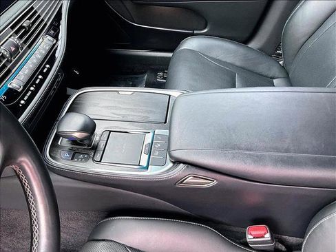 Used 2021 Lexus LS 500 w/ Accessory Package (Z2) RWD image 15