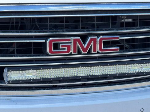Used 2016 GMC Yukon XL SLT w/ Open Road Package AWD/4WD image 45