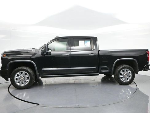 Used 2024 Chevrolet Silverado 2500 High Country w/ High Country Premium Package AWD/4WD image 4