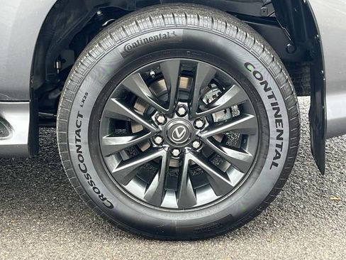 Used 2023 Lexus GX 460 Premium image 11