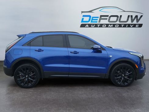 Used 2023 Cadillac XT4 Sport image 2