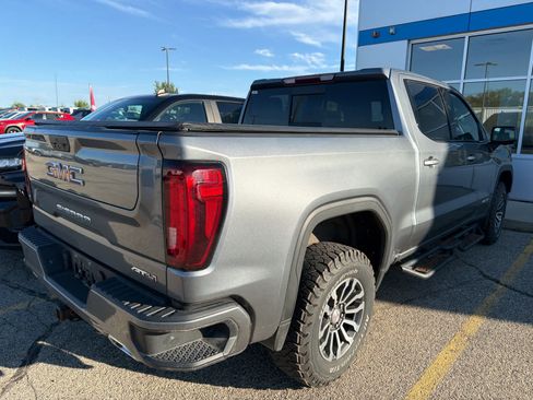 Used 2022 GMC Sierra 1500 AT4 w/ AT4 Preferred Package AWD/4WD image 4
