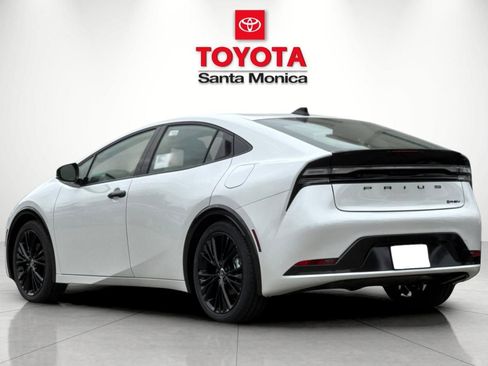 New 2026 Toyota Prius Plug-In Hybrid FWD image 5