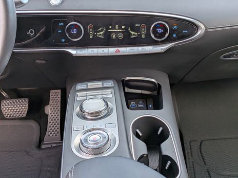 Used 2025 Genesis GV70 2.5T w/ Select Package AWD/4WD image 22