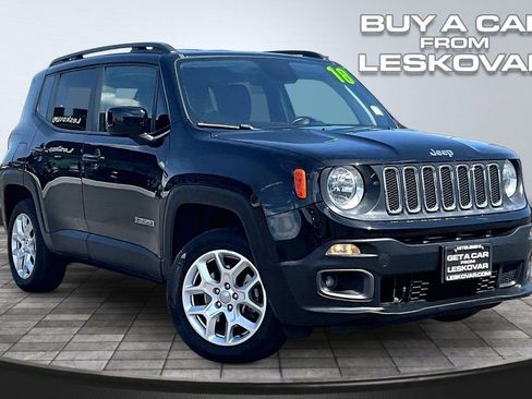 Used 2018 Jeep Renegade Latitude w/ Cold Weather Group AWD/4WD image 1