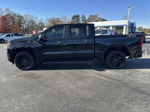 Used 2022 Chevrolet Silverado 1500 Custom image 5