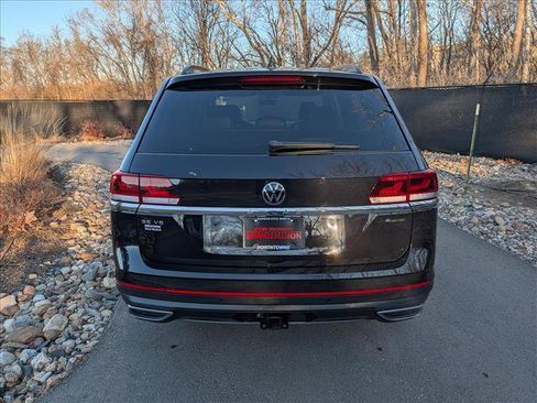 Used 2023 Volkswagen Atlas SE image 4