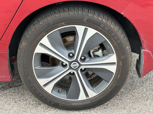 Used 2018 Nissan Leaf SV w/ SV Technology Package FWD image 19