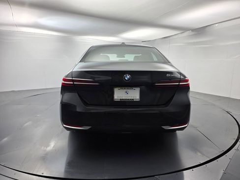 Used 2026 BMW 530i w/ Premium Package image 5