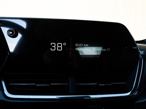 New 2025 Chevrolet Trax RS w/ Driver Confidence Package image 31