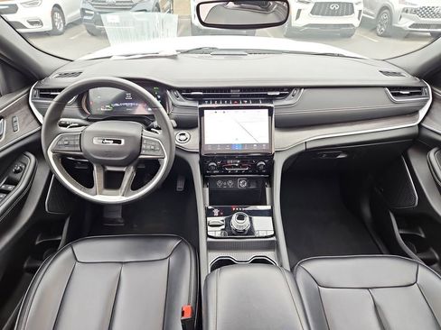 Used 2024 Jeep Grand Cherokee Limited 4xe image 9