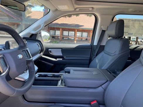 New 2026 Ford Expedition Active image 61