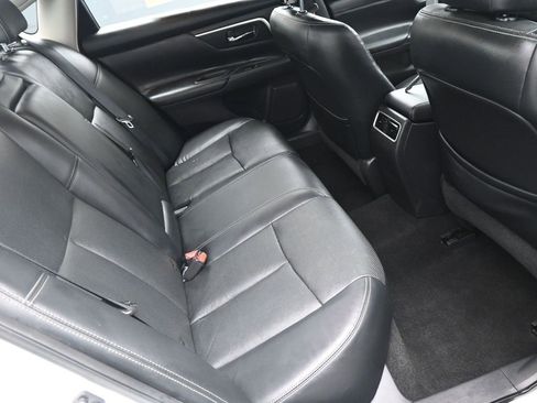Used 2016 Nissan Altima 2.5 SL w/ 2.5 Technology Package image 17
