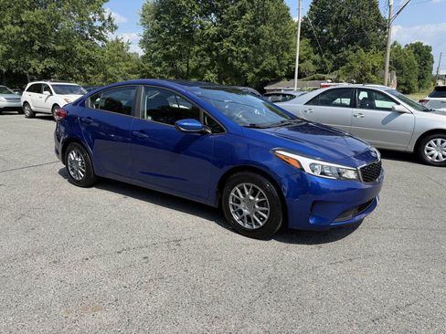 Used 2017 Kia Forte LX FWD image 4