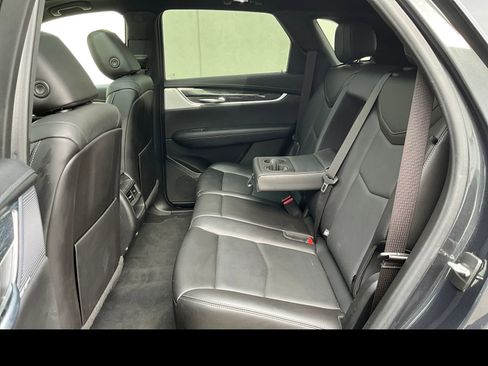 Certified 2022 Cadillac XT5 Premium Luxury AWD/4WD image 8