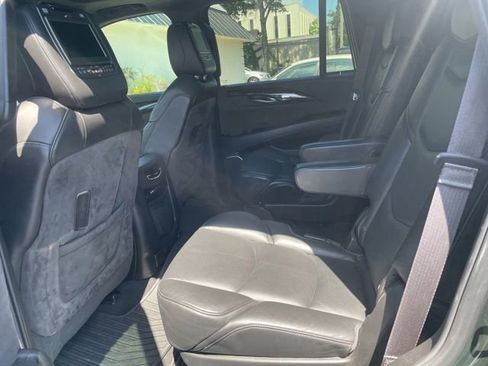 Used 2016 Cadillac Escalade Platinum AWD/4WD image 5