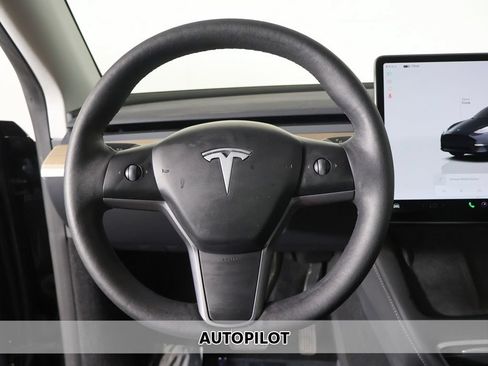 Used 2023 Tesla Model Y Long Range AWD/4WD image 5