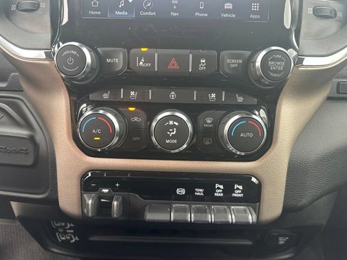 Used 2024 RAM 2500 Laramie w/ Safety Group AWD/4WD image 24