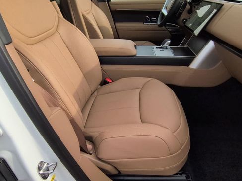 New 2026 Land Rover Range Rover SE image 23