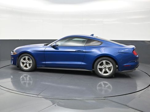 Used 2022 Ford Mustang Coupe RWD image 2