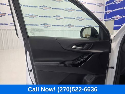 Used 2025 Chevrolet Equinox LT AWD/4WD image 12