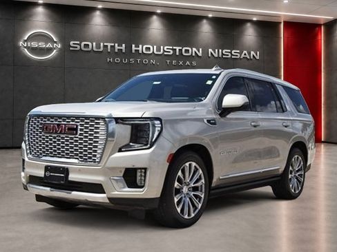 Used 2022 GMC Yukon Denali w/ Denali Ultimate Package RWD image 2