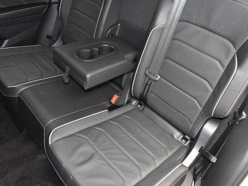 Used 2024 Volkswagen Tiguan SEL R-Line AWD/4WD image 38