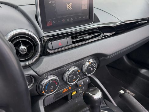 Used 2017 FIAT 124 Spider Lusso RWD image 27