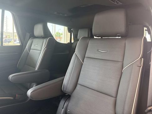 Certified 2023 Cadillac Escalade Premium Luxury w/ Performance Package AWD/4WD image 31