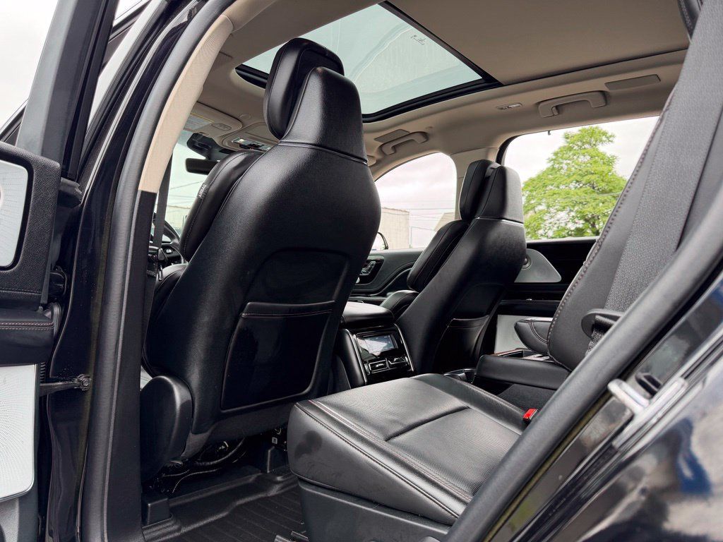 Used 2023 Lincoln Aviator Grand Touring w/ Equipment Group 301A AWD/4WD image 17