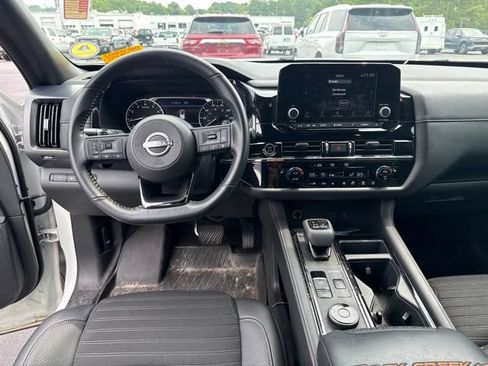 Used 2024 Nissan Pathfinder Rock Creek AWD/4WD image 15
