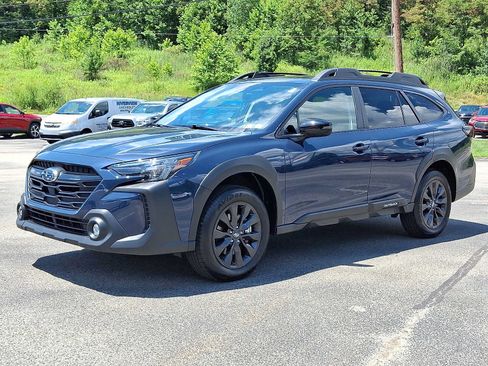 Used 2025 Subaru Outback Onyx Edition AWD/4WD image 3