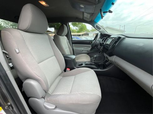 Used 2014 Toyota Tacoma PreRunner w/ Convenience Package RWD image 23