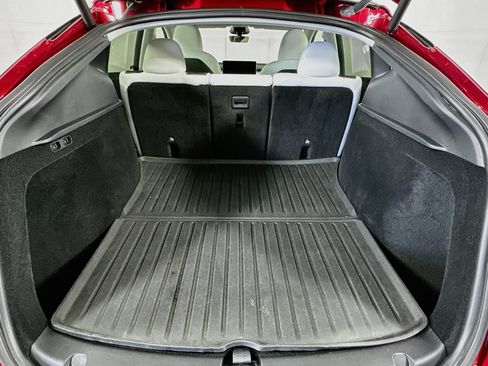 Used 2025 Tesla Model Y Long Range RWD image 28