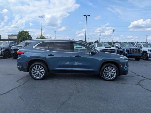 Used 2026 Buick Enclave Preferred FWD image 2
