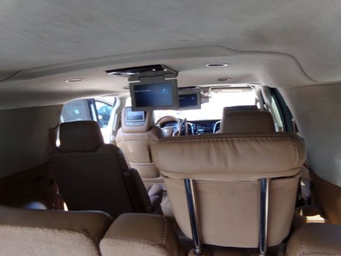 Used 2016 Cadillac Escalade ESV Platinum AWD/4WD image 26