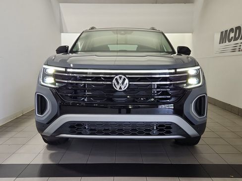 New 2026 Volkswagen Atlas Peak Edition AWD/4WD image 3