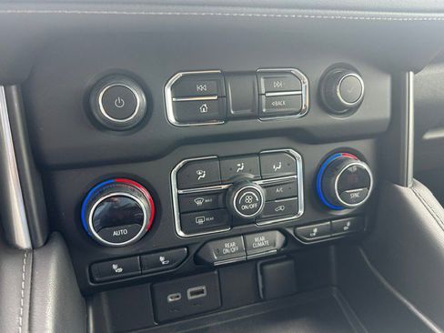 Used 2022 Chevrolet Tahoe Z71 w/ Z71 Off-Road Package image 21