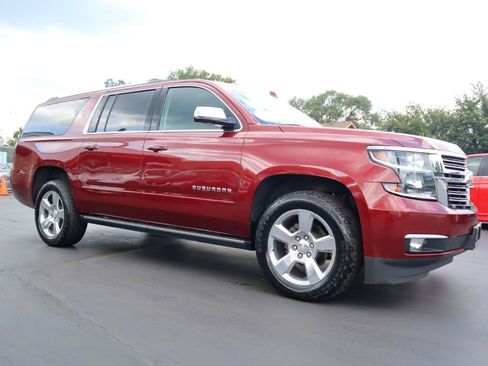 Used 2019 Chevrolet Suburban Premier AWD/4WD image 7