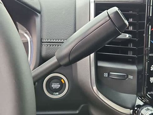 New 2026 RAM 2500 Laramie AWD/4WD image 33