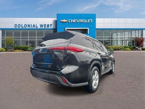 Used 2023 Toyota Highlander LE FWD image 15