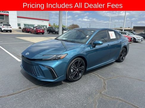Used 2025 Toyota Camry XSE FWD image 1