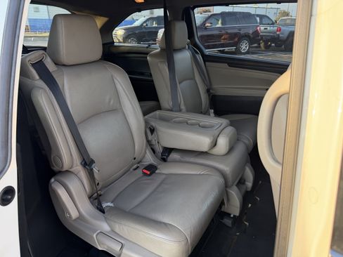 Used 2021 Honda Odyssey Touring image 25