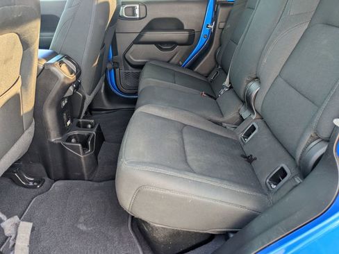 Used 2021 Jeep Gladiator Overland image 26