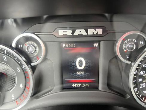 Used 2024 RAM 2500 Big Horn AWD/4WD image 23