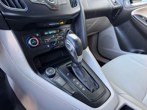 Used 2016 Ford Focus SE image 16