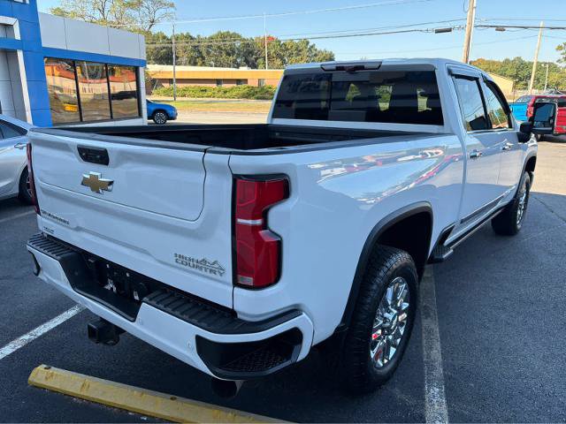 Used 2024 Chevrolet Silverado 3500 High Country w/ High Country Premium Package AWD/4WD image 4